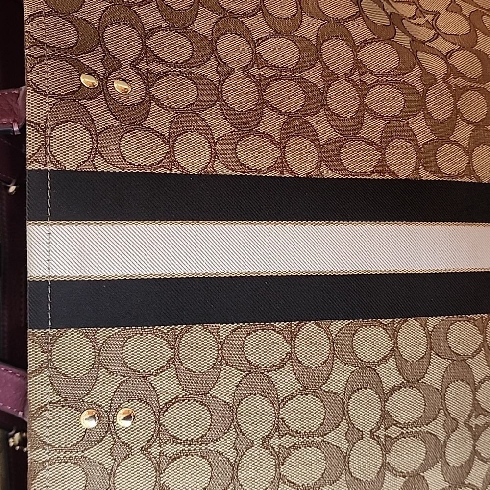 COACH DEMPSEY TOTE 40" - Picture 6 of 14